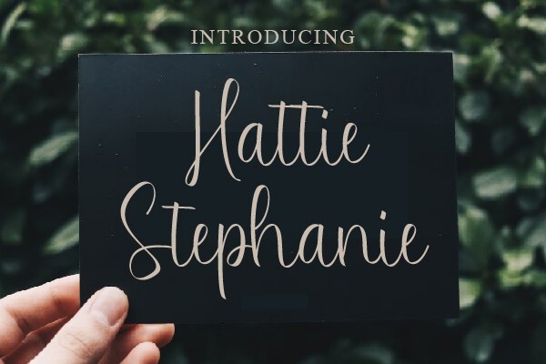 Шрифт Hattie Stephanie